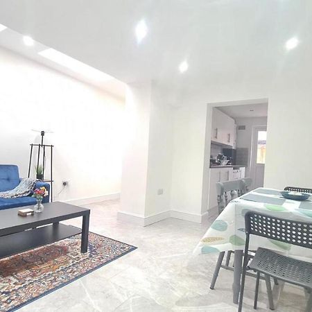 Cosy Single Room In Manor Park London Exterior foto