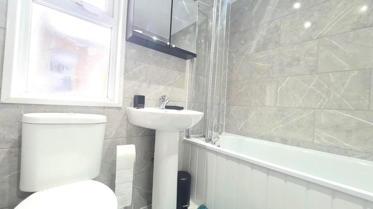 Cosy Single Room In Manor Park London Exterior foto
